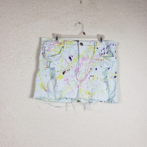 3/$15 Express tie dye splatter distressed jean skirt - Picture 1 of 9